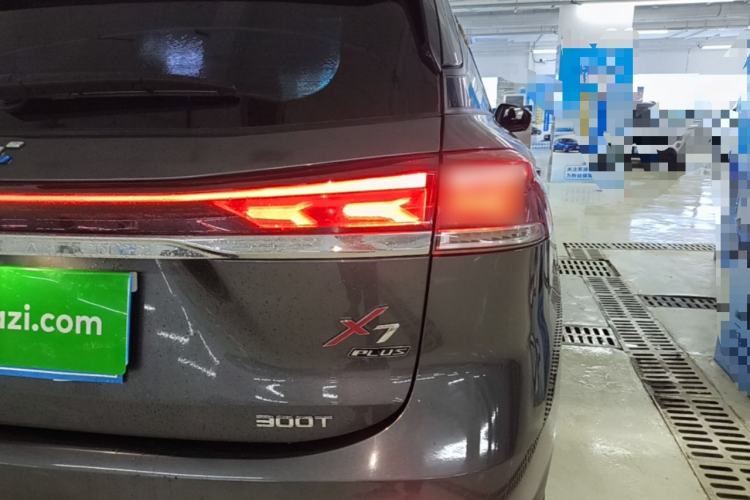 Used CHANGAN OSHAN X7 PLUS 2022 1.5T Blue Whale Edition Automatic Prestige Version Right Rear Taillight