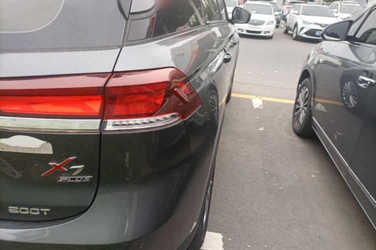 Used CHANGAN OSHAN X7 PLUS 2022 1.5T Blue Whale Edition Automatic Prestige Version Right Rear Taillight