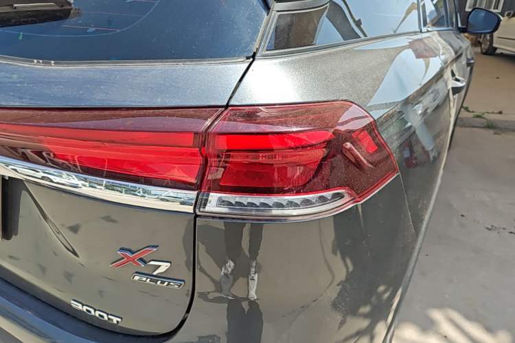 Used CHANGAN OSHAN X7 PLUS 2022 1.5T Blue Whale Edition Automatic Luxury Trim Right Rear Taillight