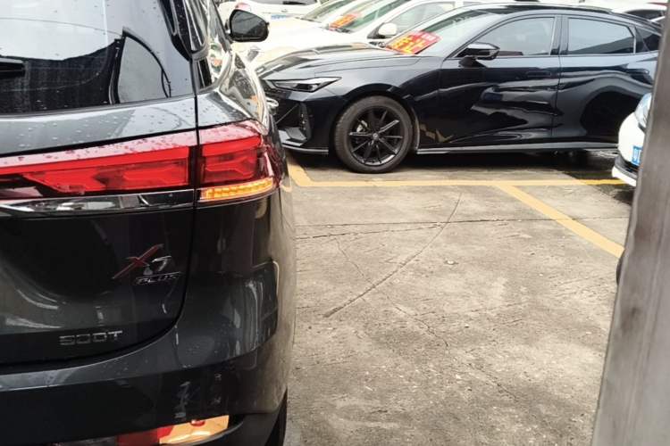 Used CHANGAN OSHAN X7 PLUS 2022 1.5T Blue Whale Edition Automatic Luxury Trim Right Rear Taillight
