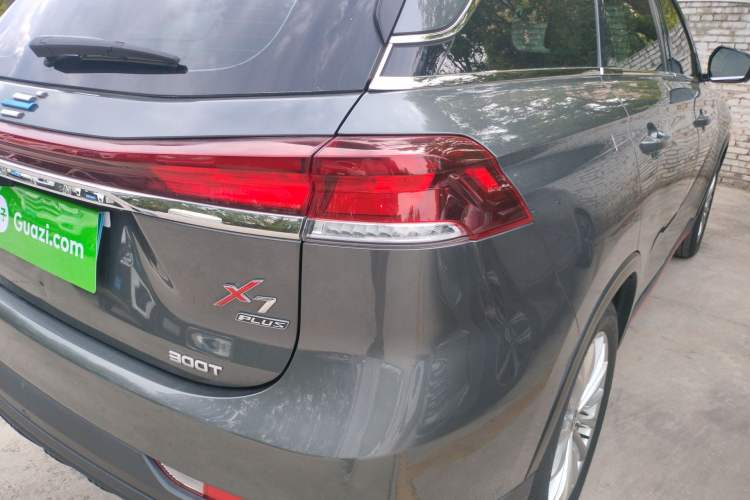 Used CHANGAN OSHAN X7 PLUS 2022 1.5T Blue Whale Edition Automatic Prestige Version Right Rear Taillight
