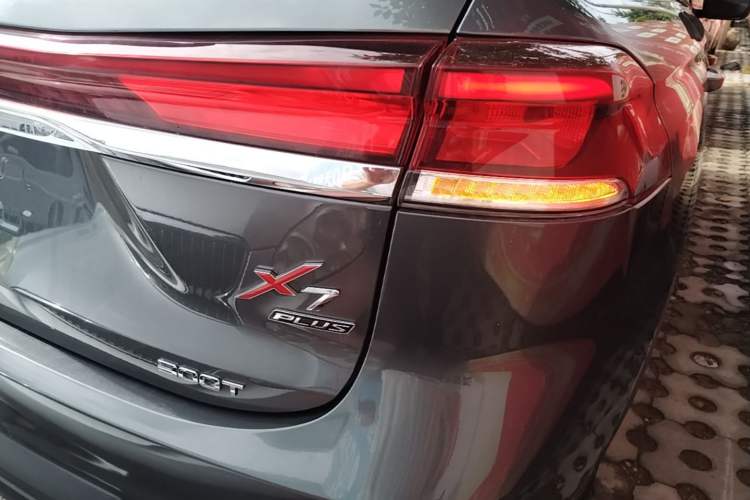 Used CHANGAN OSHAN X7 PLUS 2022 1.5T Blue Whale Edition Automatic Luxury Trim Right Rear Taillight