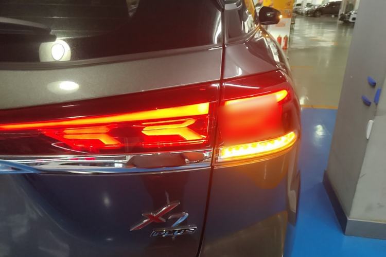 Used CHANGAN OSHAN X7 PLUS 2022 1.5T Blue Whale Edition Automatic ZhiZun Model Right Rear Taillight