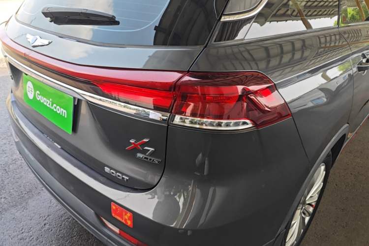 Used CHANGAN OSHAN X7 PLUS 2022 1.5T Blue Whale Edition Automatic ZhiZun Model Right Rear Taillight