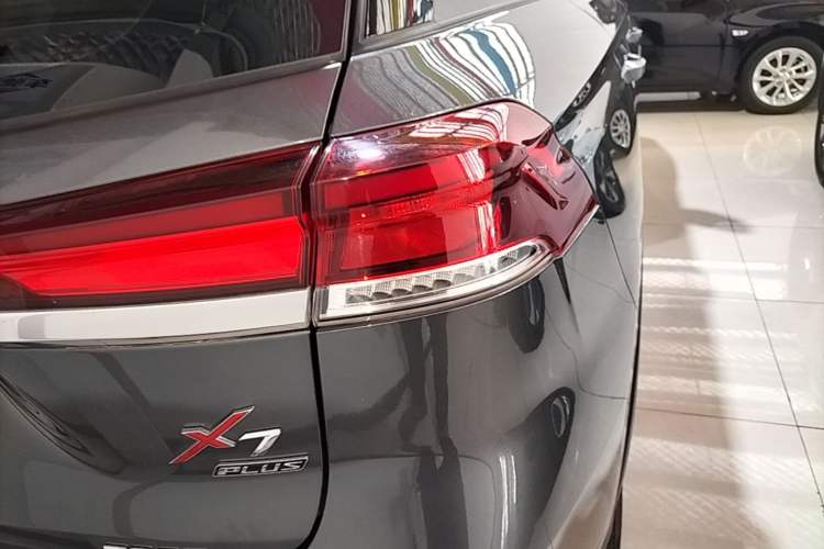 Used CHANGAN OSHAN X7 PLUS 2022 1.5T Blue Whale Edition Automatic ZhiZun Model Right Rear Taillight