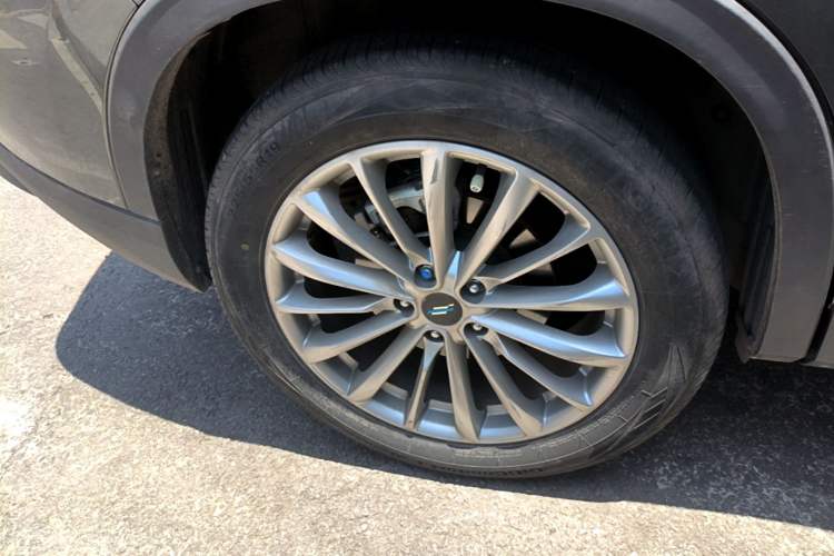 Used CHANGAN OSHAN X7 PLUS 2022 1.5T Blue Whale Edition Automatic Prestige Version Right Rear Wheel Hub