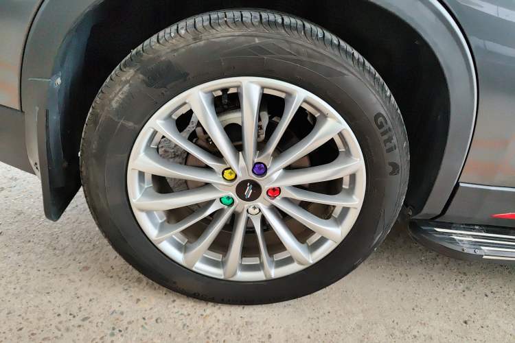 Used CHANGAN OSHAN X7 PLUS 2022 1.5T Manual Luxury Version Right Rear Wheel Hub