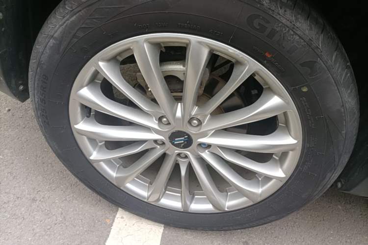 Used CHANGAN OSHAN X7 PLUS 2022 1.5T Blue Whale Edition Automatic Prestige Version Right Rear Wheel Hub