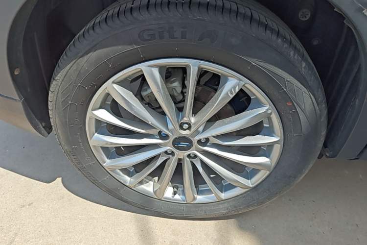 Used CHANGAN OSHAN X7 PLUS 2022 1.5T Blue Whale Edition Automatic Luxury Trim Right Rear Wheel Hub