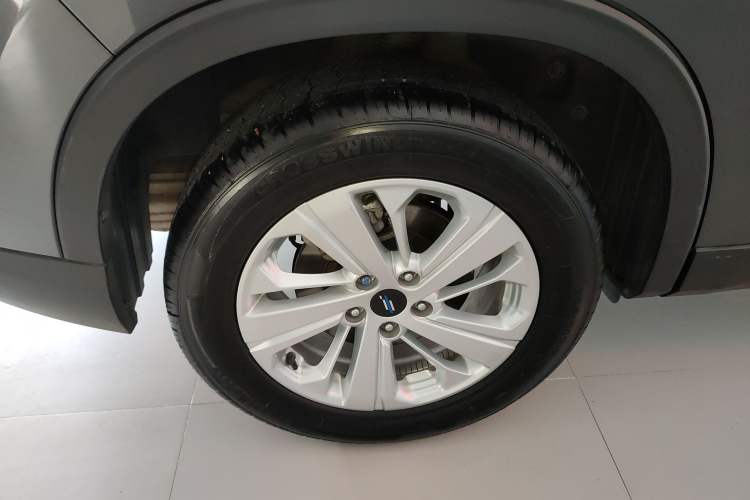Used CHANGAN OSHAN X7 PLUS 2022 1.5T Manual Luxury Version Right Rear Wheel Hub