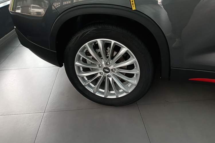 Used CHANGAN OSHAN X7 PLUS 2022 1.5T Blue Whale Edition Automatic Prestige Version Right Rear Wheel Hub