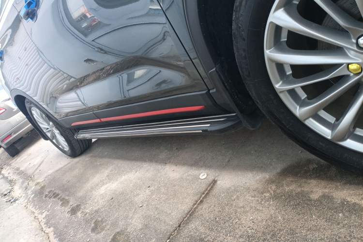 Used CHANGAN OSHAN X7 PLUS 2022 1.5T Manual Luxury Version Right Side Sill