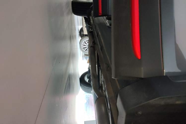 Used CHANGAN OSHAN X7 PLUS 2022 1.5T Manual Luxury Version Right Side Sill