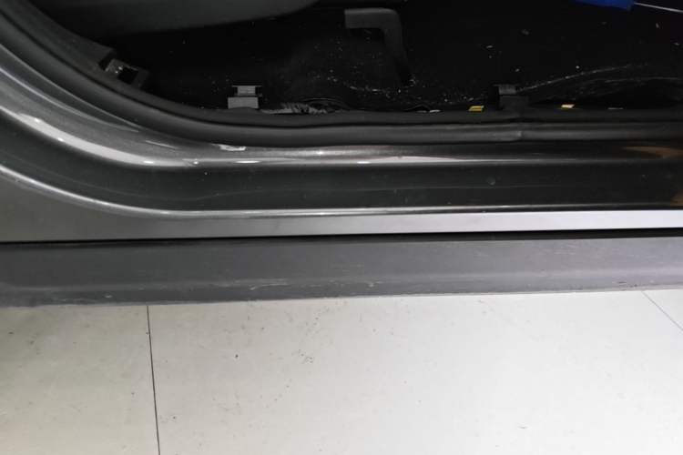 Used CHANGAN OSHAN X7 PLUS 2022 1.5T Blue Whale Edition Automatic ZhiZun Model Right Side Sill
