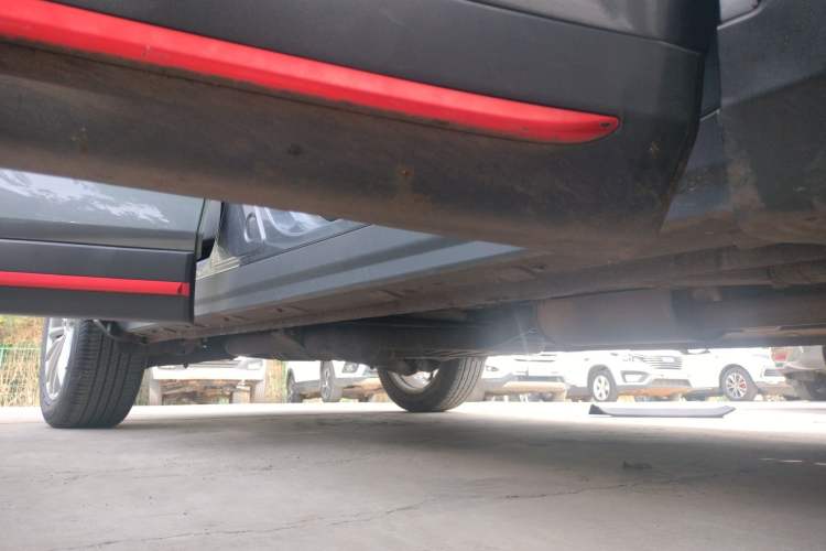 Used CHANGAN OSHAN X7 PLUS 2022 1.5T Blue Whale Edition Automatic Prestige Version Right Side Sill
