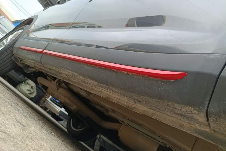 Used CHANGAN OSHAN X7 PLUS 2022 1.5T Blue Whale Edition Automatic Luxury Trim Right Side Sill