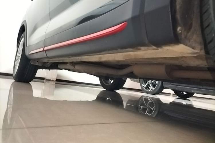 Used CHANGAN OSHAN X7 PLUS 2022 1.5T Blue Whale Edition Automatic ZhiZun Model Right Side Sill