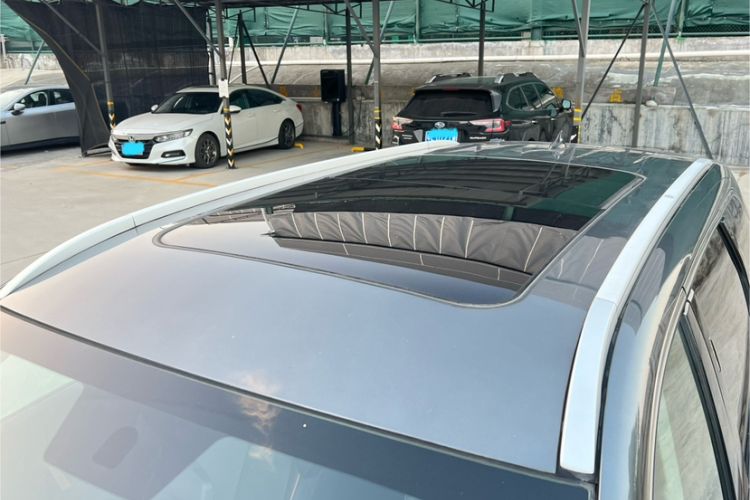 Used CHANGAN OSHAN X7 PLUS 2022 1.5T Blue Whale Edition Automatic Geeker Navigation Model Roof