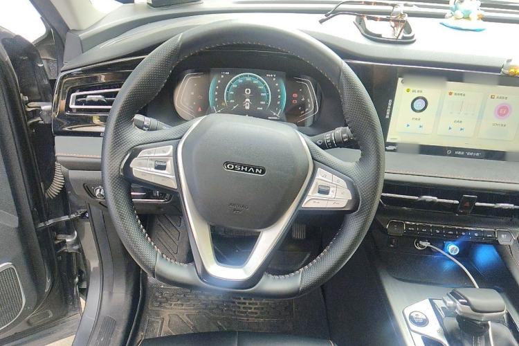 Used CHANGAN OSHAN X7 PLUS 2022 1.5T Blue Whale Edition Automatic Prestige 7-Seater Steering Wheel