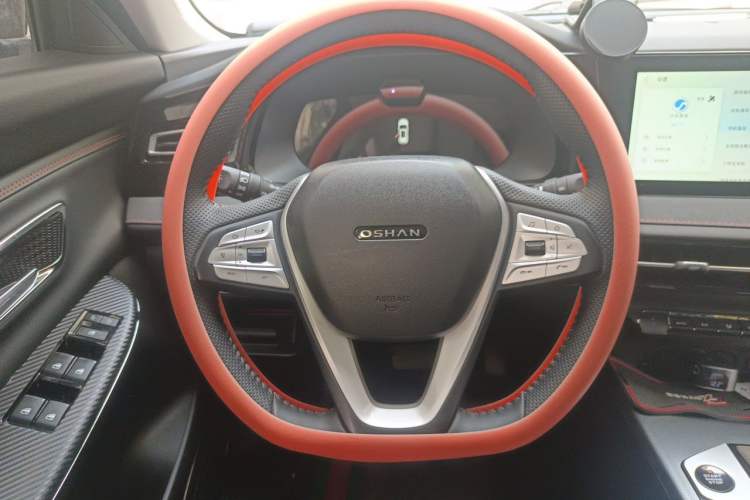 Used CHANGAN OSHAN X7 PLUS 2022 1.5T Blue Whale Edition Automatic Geeker Flagship Model Steering Wheel