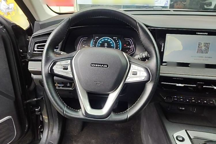 Used CHANGAN OSHAN X7 PLUS 2022 1.5T Blue Whale Edition Automatic Smart Luxury 7-Seater Steering Wheel