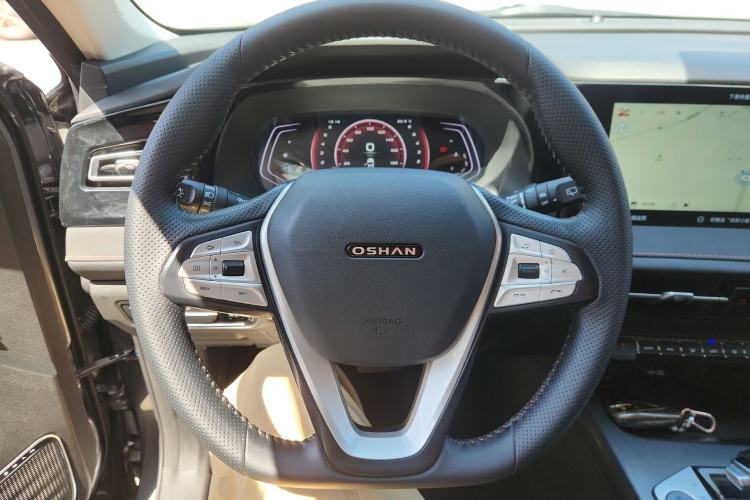 Used CHANGAN OSHAN X7 PLUS 2022 1.5T Blue Whale Edition Automatic Prestige 7-Seater Steering Wheel