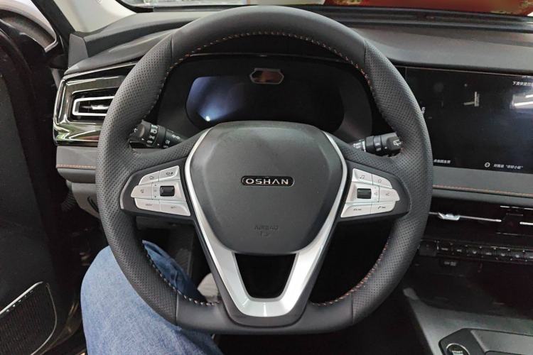 Used CHANGAN OSHAN X7 PLUS 2022 1.5T Blue Whale Edition Automatic Geeker Flagship Model Steering Wheel