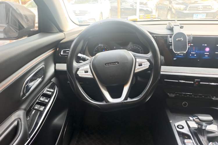 Used CHANGAN OSHAN X7 PLUS 2022 1.5T Blue Whale Edition Automatic Luxury 7-Seater Steering Wheel