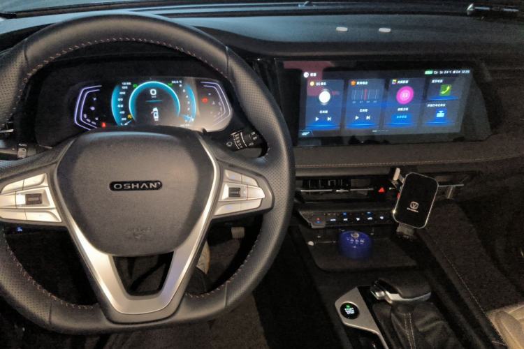 Used CHANGAN OSHAN X7 PLUS 2022 1.5T Blue Whale Edition Automatic Prestige 7-Seater Steering Wheel