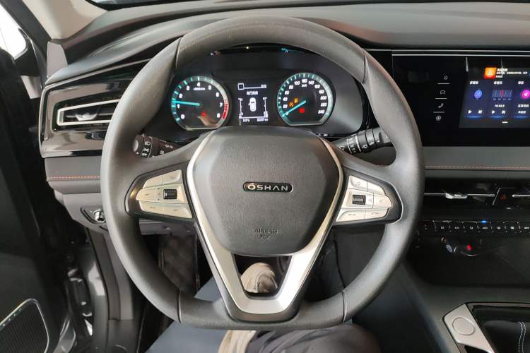 Used CHANGAN OSHAN X7 PLUS 2022 1.5T Manual Luxury Version Steering Wheel