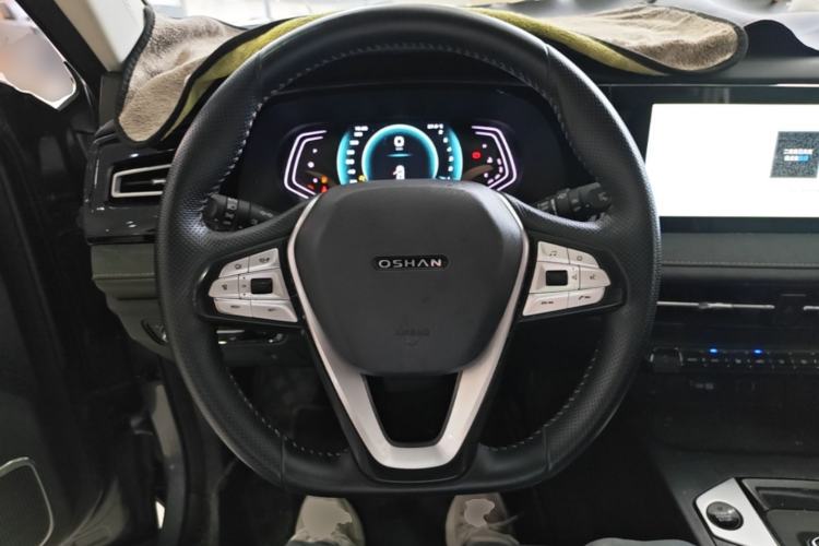 Used CHANGAN OSHAN X7 PLUS 2022 1.5T Blue Whale Edition Automatic ZhiZun Model Steering Wheel