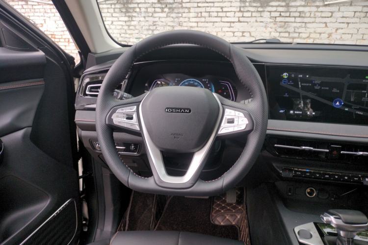 Used CHANGAN OSHAN X7 PLUS 2022 1.5T Blue Whale Edition Automatic Prestige Version Steering Wheel