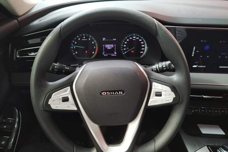 Used CHANGAN OSHAN X7 PLUS 2022 1.5T Blue Whale Edition Automatic Luxury Trim Steering Wheel