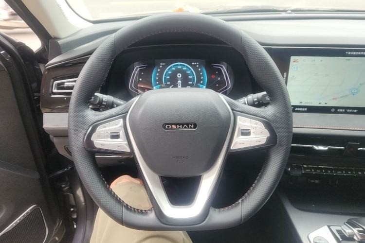 Used CHANGAN OSHAN X7 PLUS 2022 1.5T Blue Whale Edition Automatic Prestige 7-Seater Steering Wheel