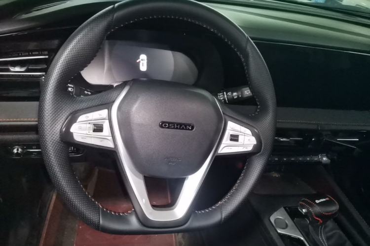 Used CHANGAN OSHAN X7 PLUS 2022 1.5T Blue Whale Edition Automatic Prestige Version Steering Wheel