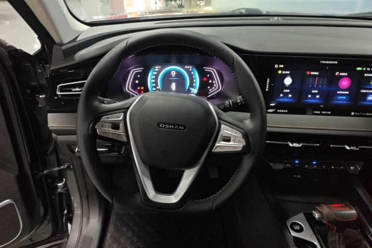 Used CHANGAN OSHAN X7 PLUS 2022 1.5T Blue Whale Edition Automatic Prestige 7-Seater Steering Wheel
