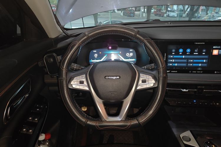 Used CHANGAN OSHAN X7 PLUS 2022 1.5T Blue Whale Edition Automatic Geeker Flagship Model Steering Wheel