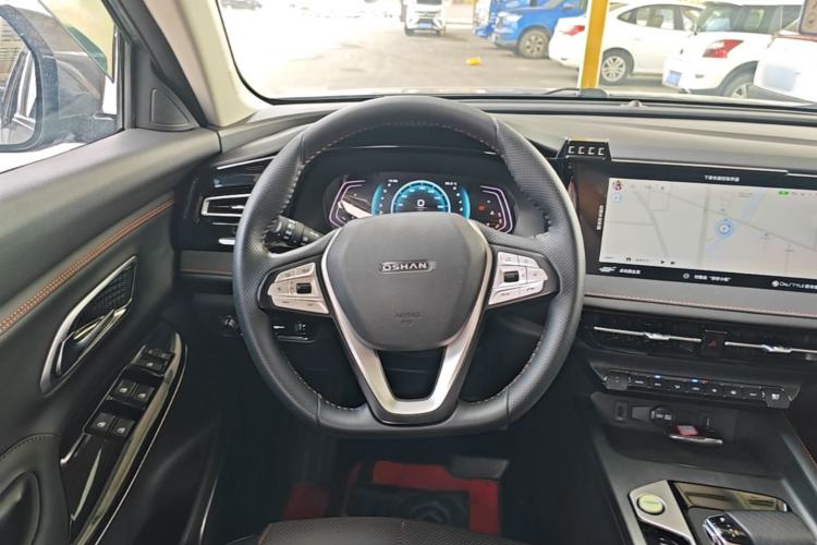 Used CHANGAN OSHAN X7 PLUS 2022 1.5T Blue Whale Edition Automatic ZhiZun Model Steering Wheel