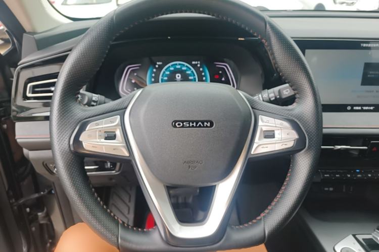 Used CHANGAN OSHAN X7 PLUS 2022 1.5T Blue Whale Edition Automatic Prestige Version Steering Wheel