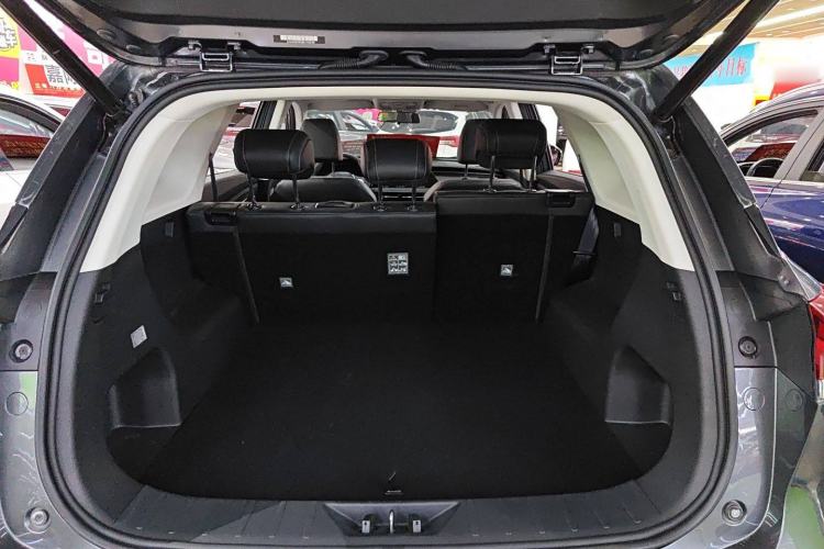 Used CHANGAN OSHAN X7 PLUS 2022 1.5T Blue Whale Edition Automatic Geeker Flagship Model Trunk