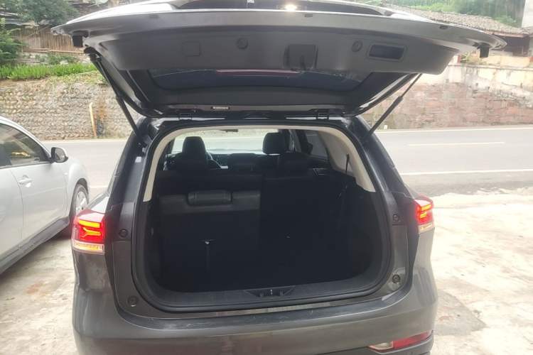 Used CHANGAN OSHAN X7 PLUS 2022 1.5T Blue Whale Edition Automatic Prestige 7-Seater Trunk