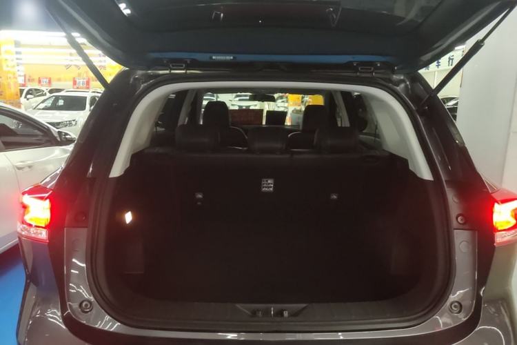 Used CHANGAN OSHAN X7 PLUS 2022 1.5T Blue Whale Edition Automatic ZhiZun Model Trunk