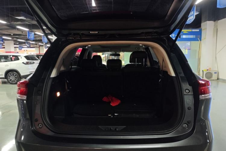 Used CHANGAN OSHAN X7 PLUS 2022 1.5T Blue Whale Edition Automatic Prestige 7-Seater Trunk
