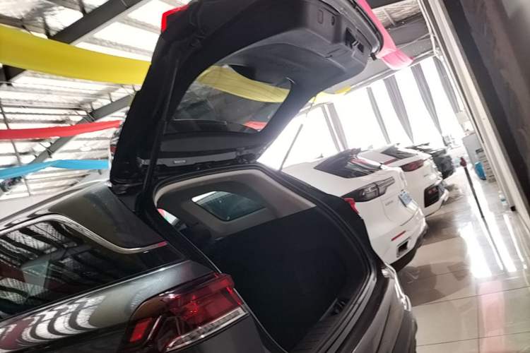 Used CHANGAN OSHAN X7 PLUS 2022 1.5T Blue Whale Edition Automatic ZhiZun Model Trunk