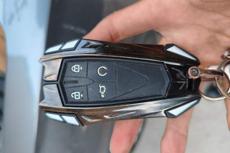 Used CHANGAN OSHAN X7 PLUS 2022 1.5T Blue Whale Edition Automatic Luxury Trim Vehicle Key