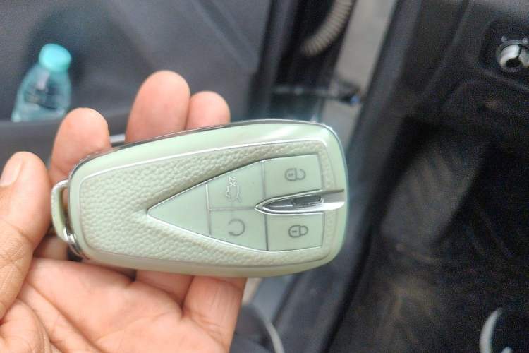 Used CHANGAN OSHAN X7 PLUS 2022 1.5T Blue Whale Edition Automatic Prestige 7-Seater Vehicle Key