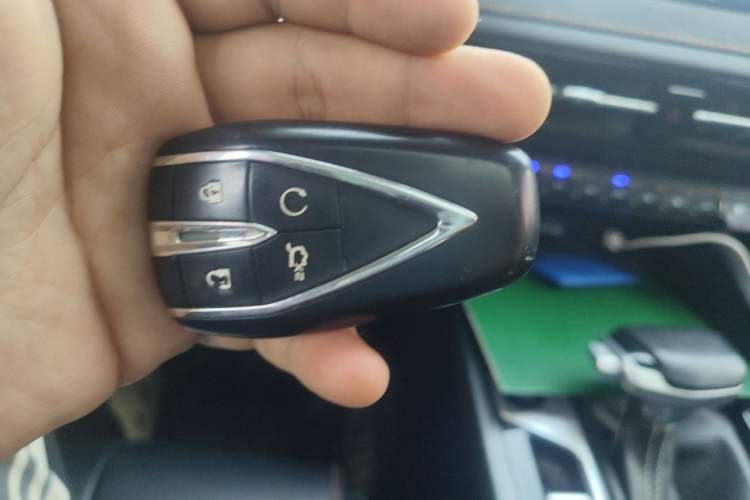 Used CHANGAN OSHAN X7 PLUS 2022 1.5T Blue Whale Edition Automatic Prestige Version Vehicle Key