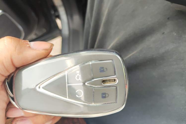 Used CHANGAN OSHAN X7 PLUS 2022 1.5T Blue Whale Edition Automatic Prestige Version Vehicle Key