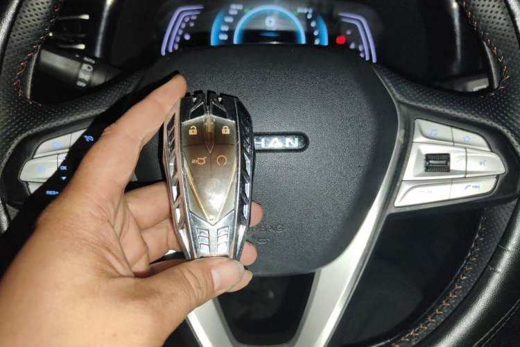 Used CHANGAN OSHAN X7 PLUS 2022 1.5T Blue Whale Edition Automatic Prestige Version Vehicle Key