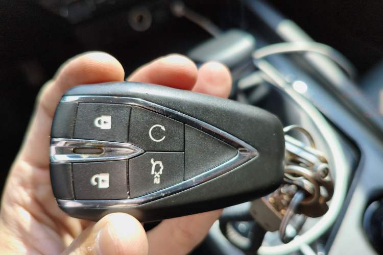 Used CHANGAN OSHAN X7 PLUS 2022 1.5T Blue Whale Edition Automatic Prestige Version Vehicle Key